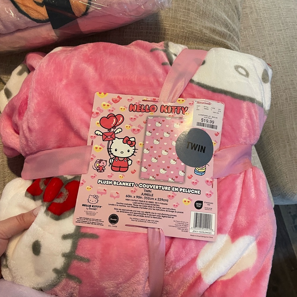 Hello Kitty Pink valentines blanket